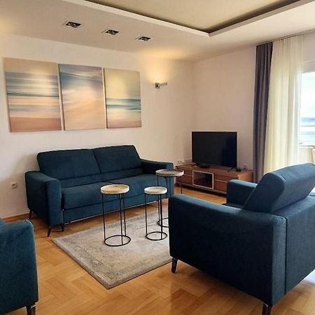 Sea View- Spacious Apartment With Shared Pool Split Bagian luar foto