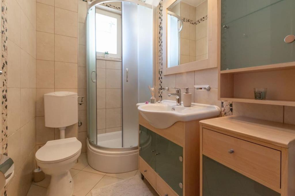 Sea View- Spacious Apartment With Shared Pool Split Bagian luar foto