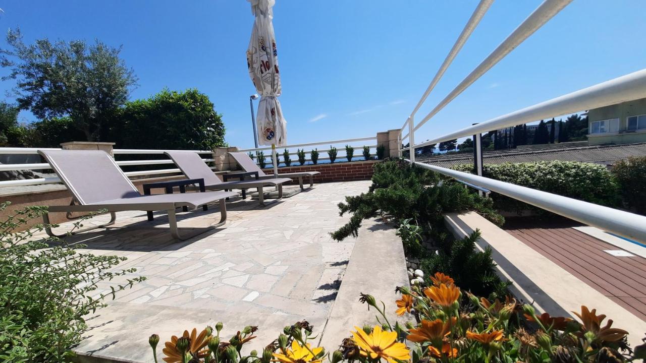 Sea View- Spacious Apartment With Shared Pool Split Bagian luar foto