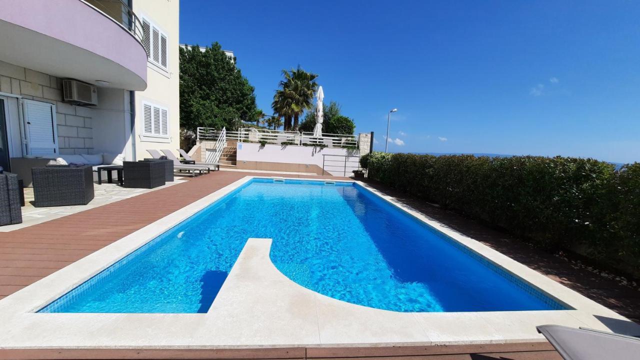 Sea View- Spacious Apartment With Shared Pool Split Bagian luar foto