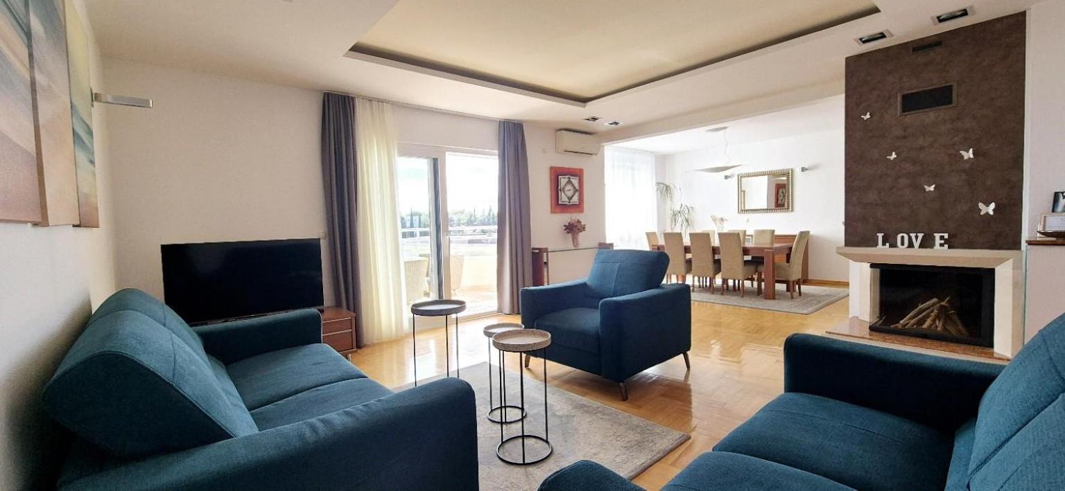 Sea View- Spacious Apartment With Shared Pool Split Bagian luar foto